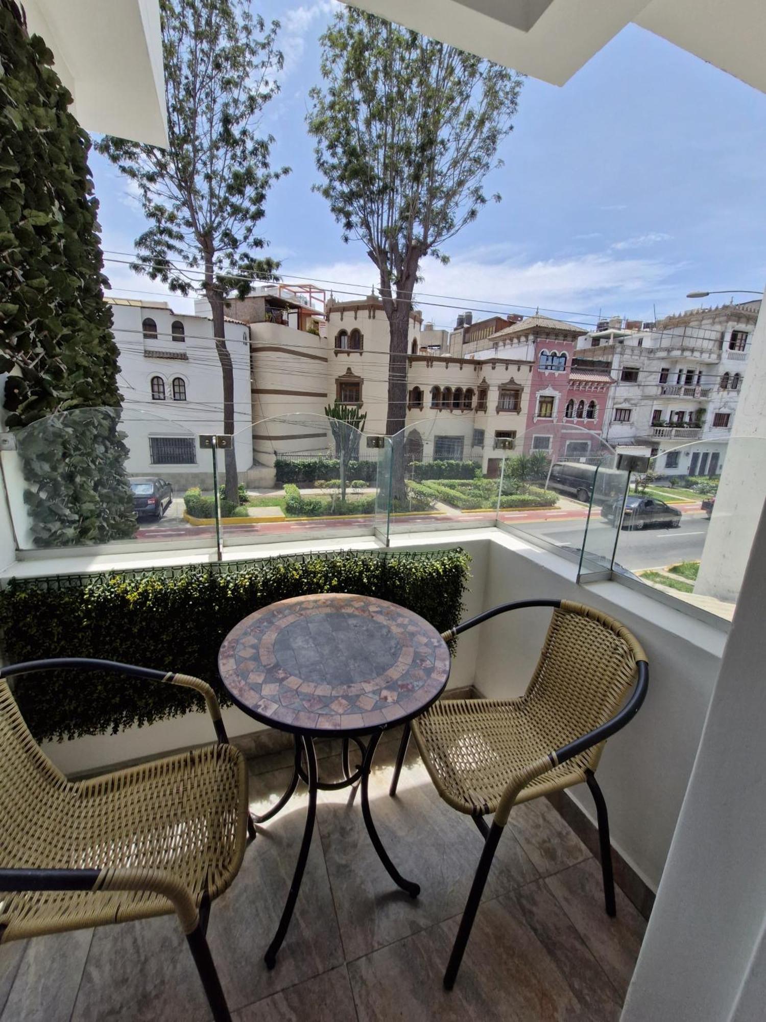 Hotel Residencial Alfa Lima Bagian luar foto